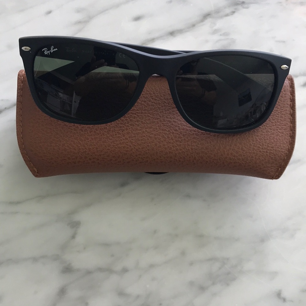 Ray-Ban Wayfarer Sunglasses (NEW) - Polycarbonate - Picture 2 of 9